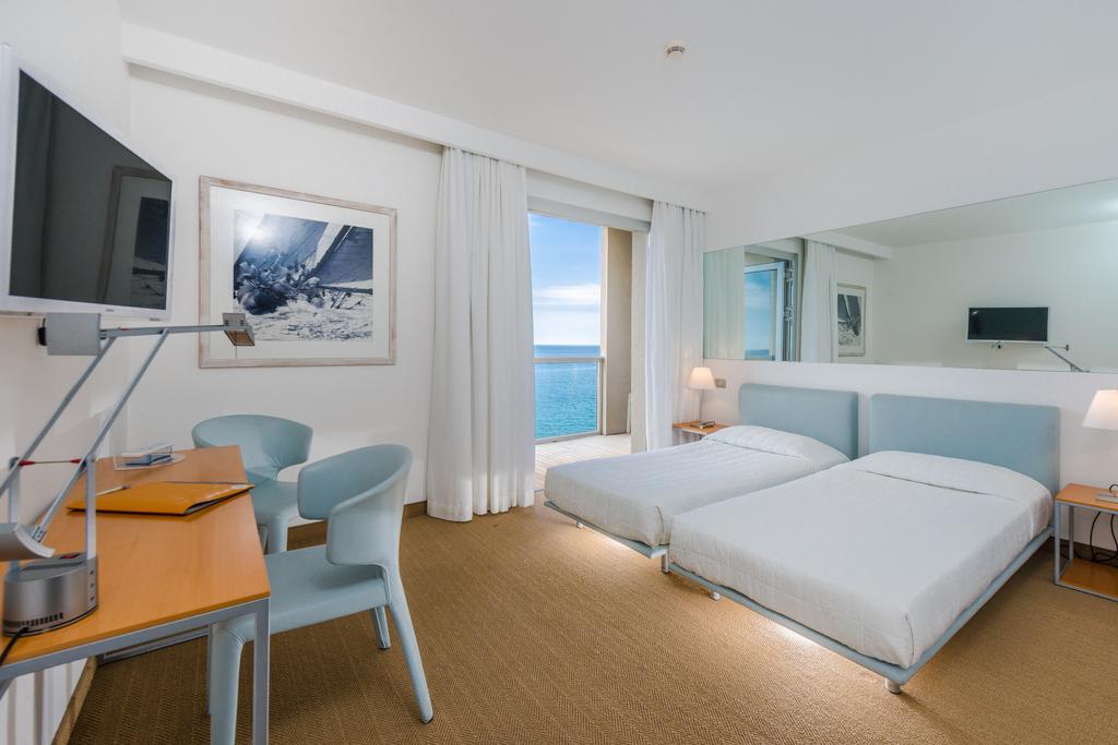 Double or Twin Room with Terrace