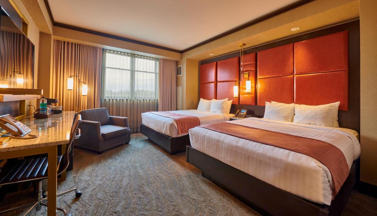Deluxe Queen Room with Two Queen Beds