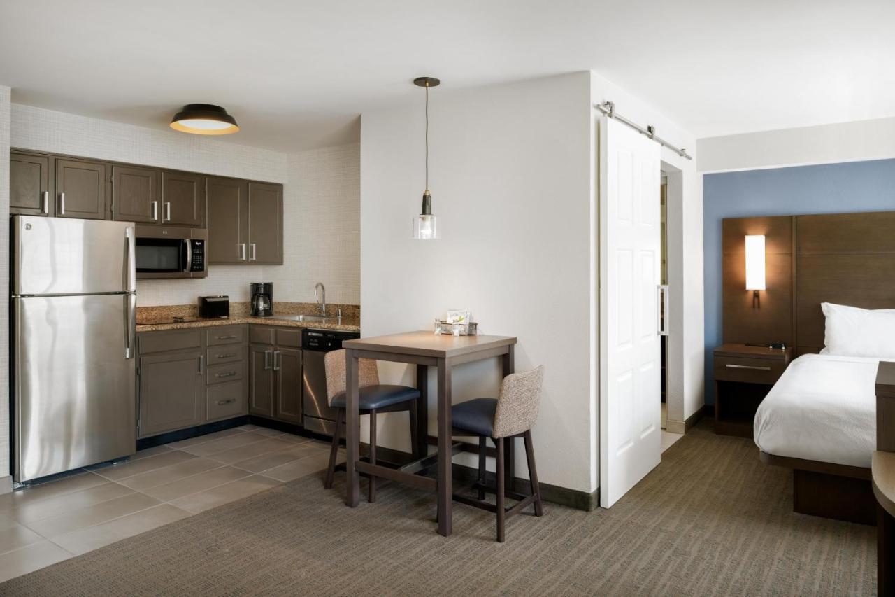 Studio Suite, Courtyard view, 1 King Bed &  Sofa Bed. Full Kitchen