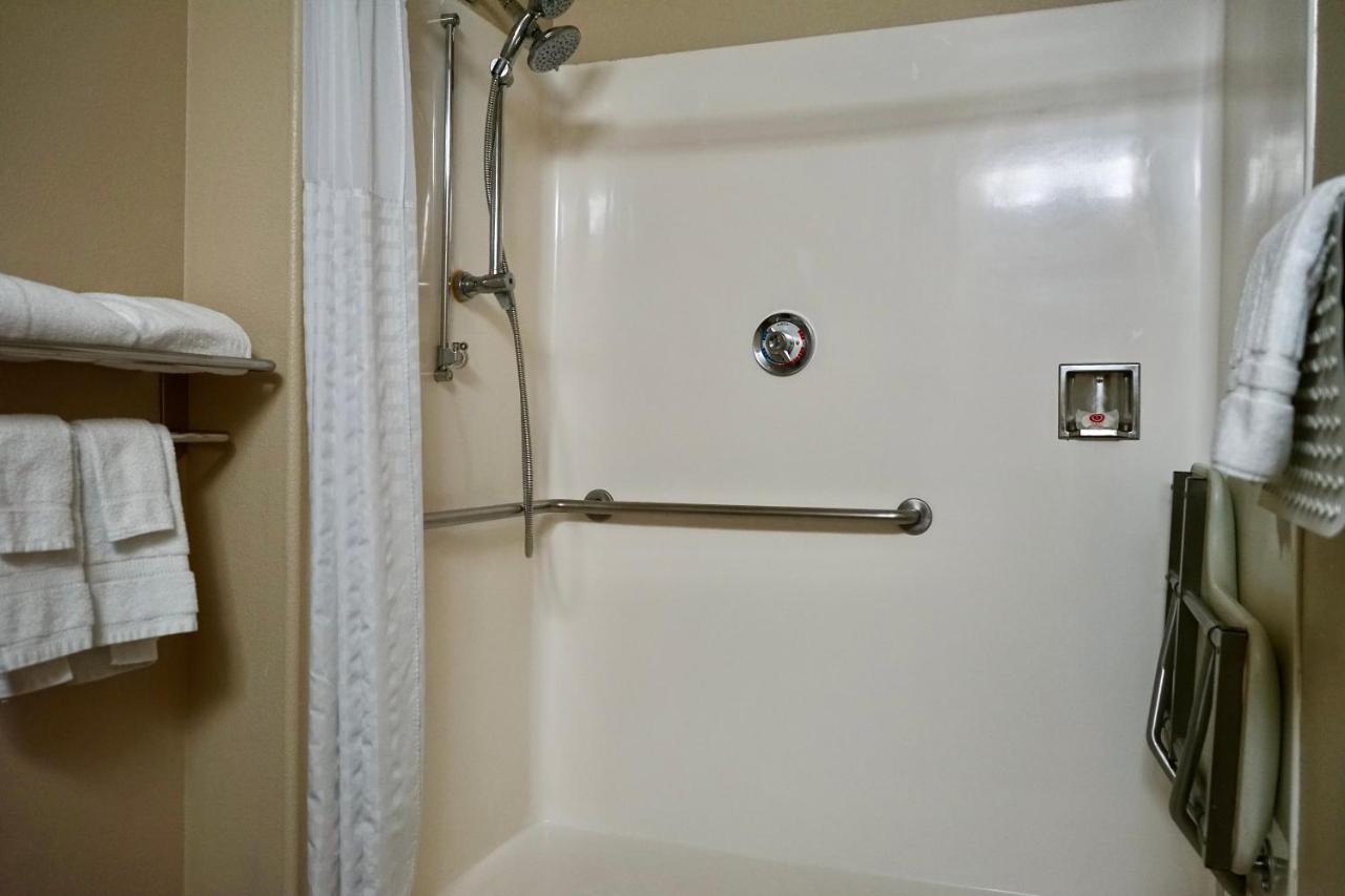 King Suite - Accessible/Non-Smoking