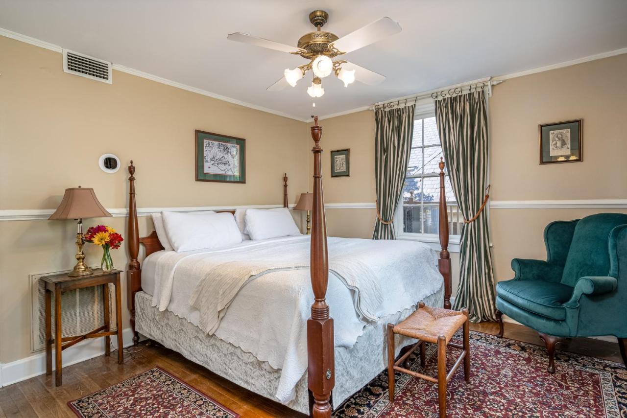 Standard King Room
