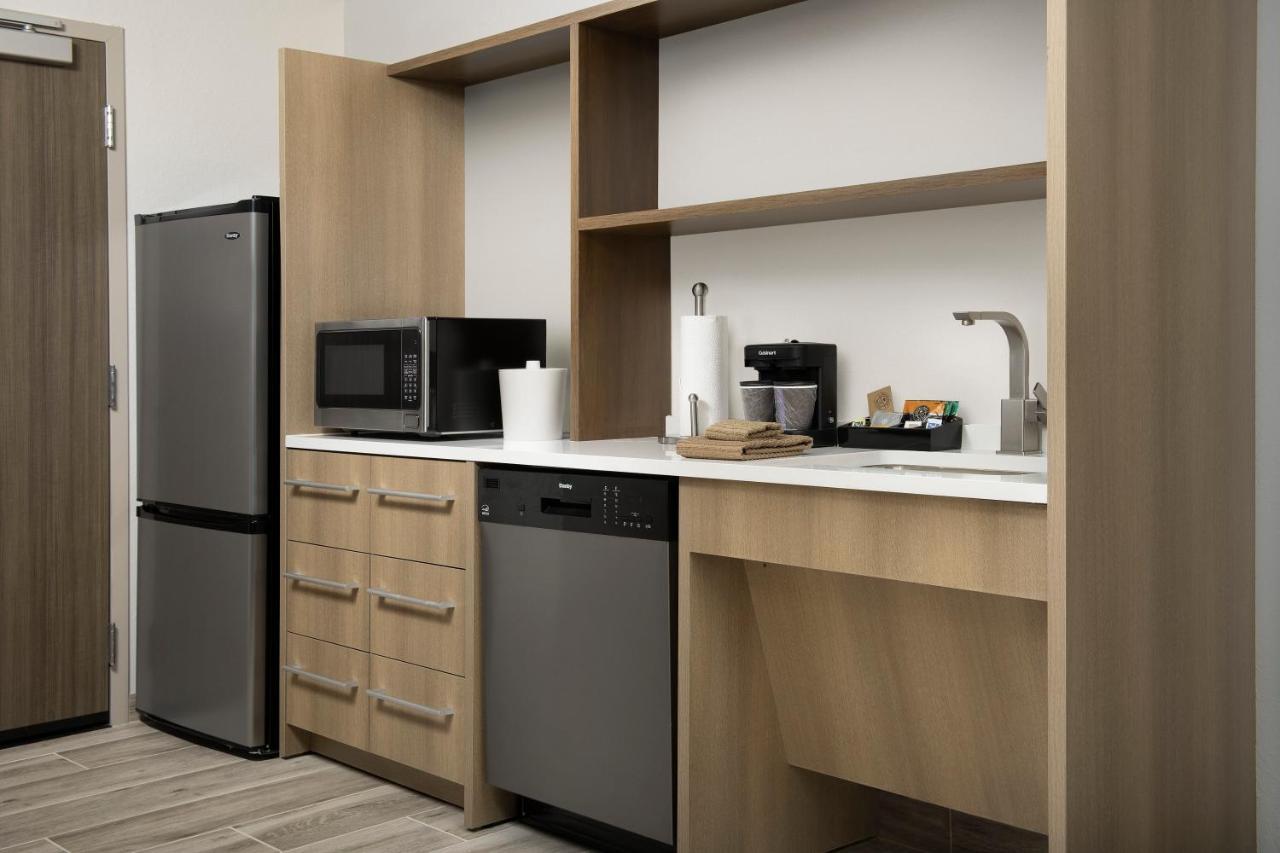 King Studio Suite - Mobility Access/Non-Smoking