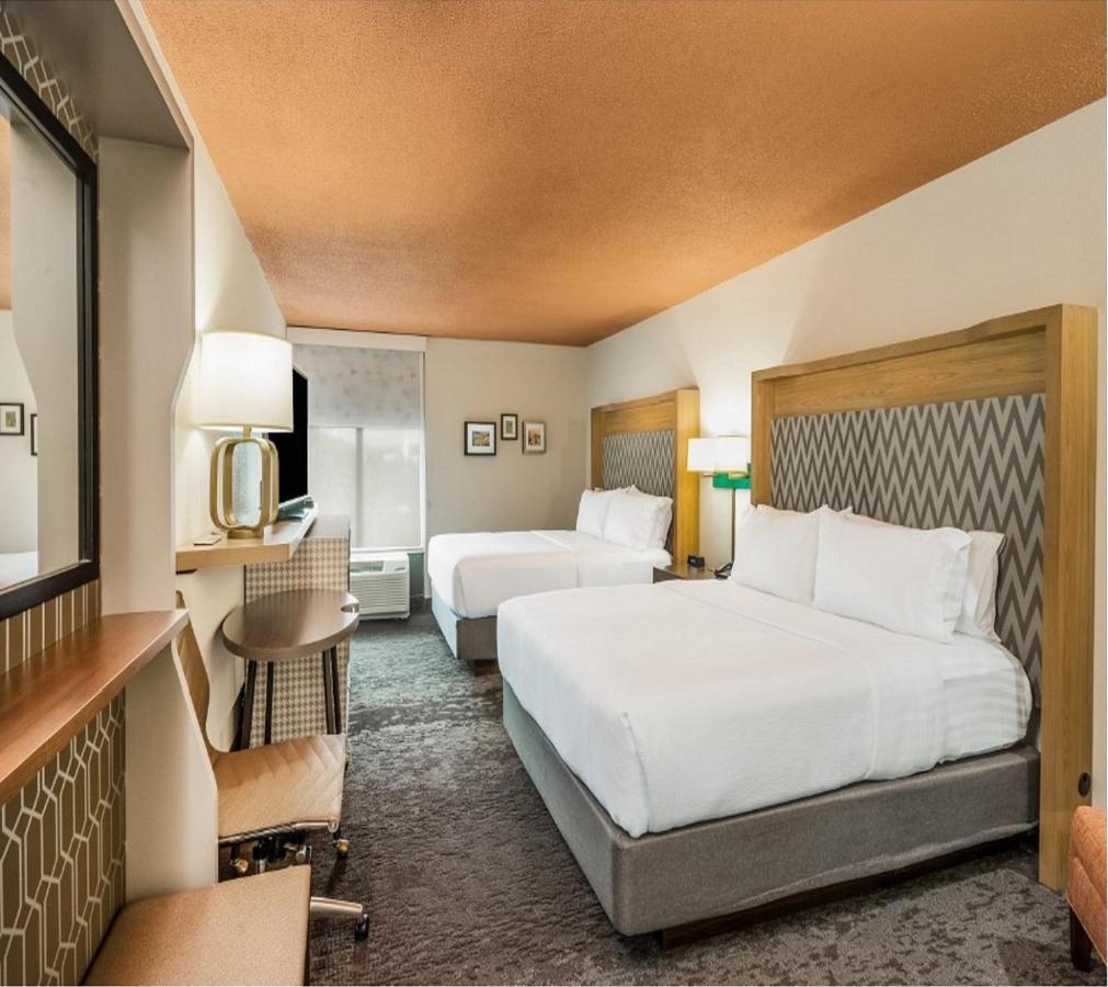 Standard Queen Room with Two Queen Beds