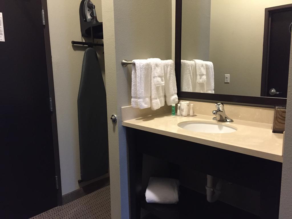 King Studio Suite - Non-Smoking