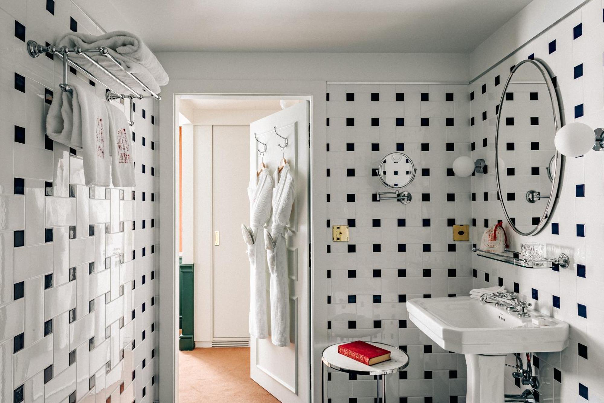 Junior Suite,1306621447:JPEG