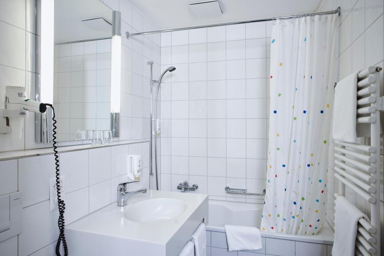 Standard Twin Room,1275345040:JPEG