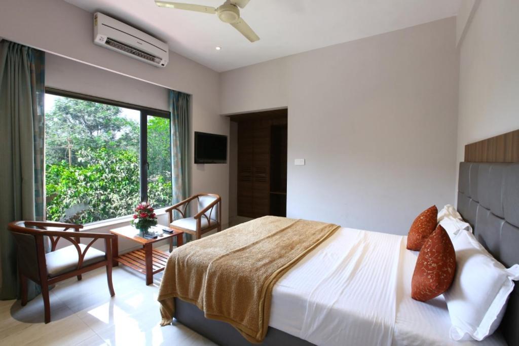 Deluxe Lake Facing Room