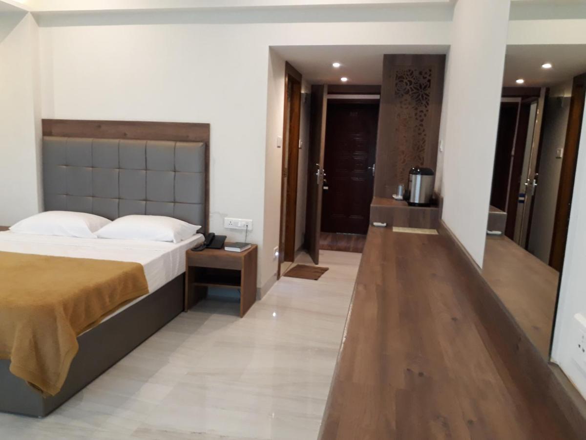 Deluxe Garden Facing Room