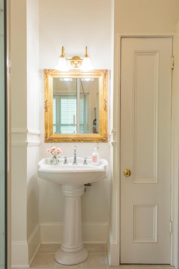 Deluxe Suite,1130976267:JPEG