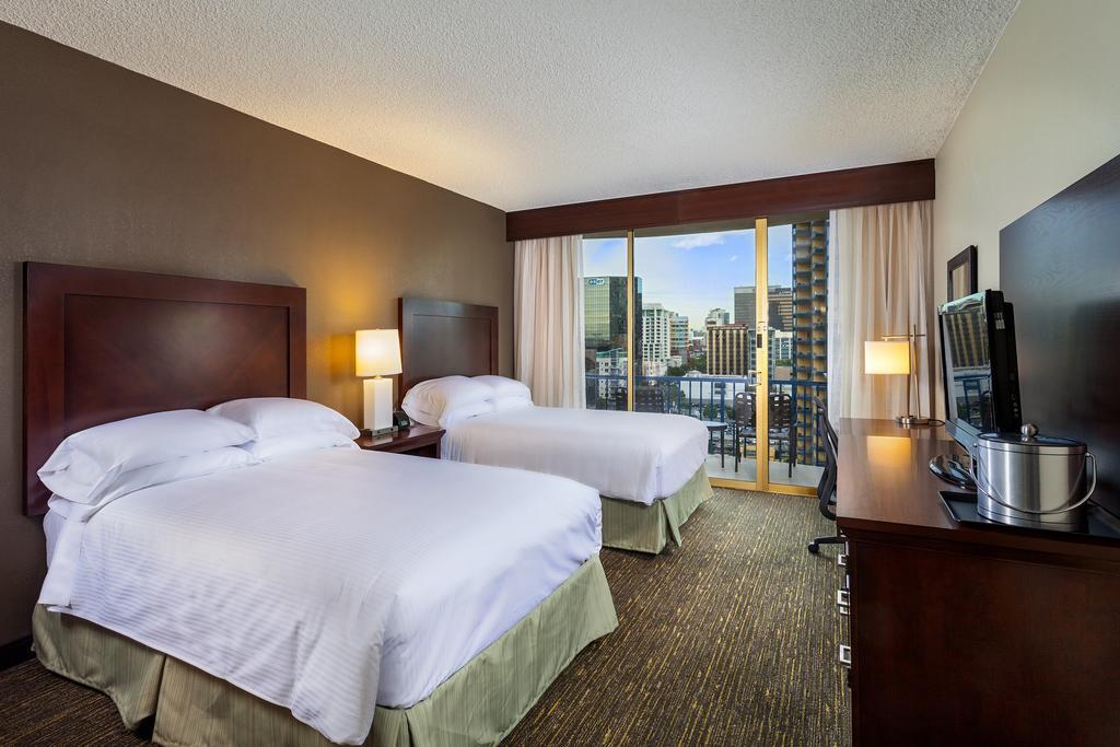 2 Double Beds, Superior Room, Skyline View, Non-Smoking,799273773:JPEG