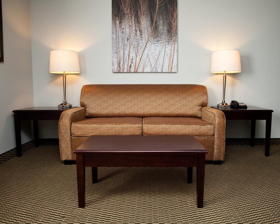 King Suite with Bathtub with Grab Bars - Mobility Accessible/Non-Smoking,1189097575:JPEG