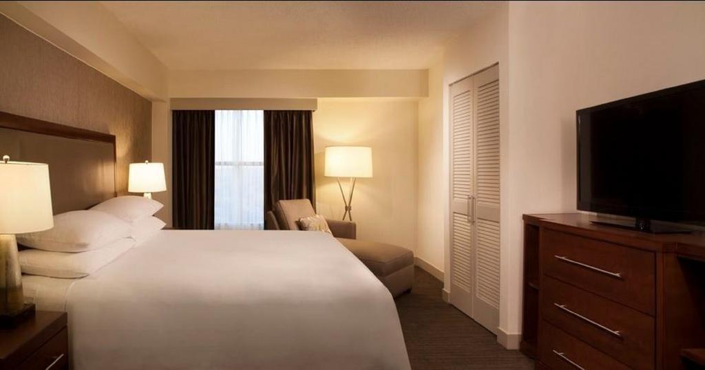 King Room with Accessible Shower - Disability Access