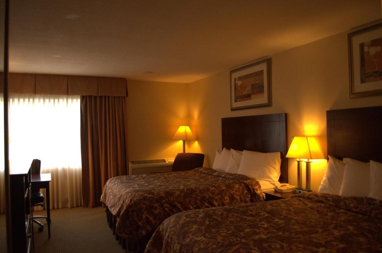 Standard Queen Room with Two Queen Beds - Non Smoking