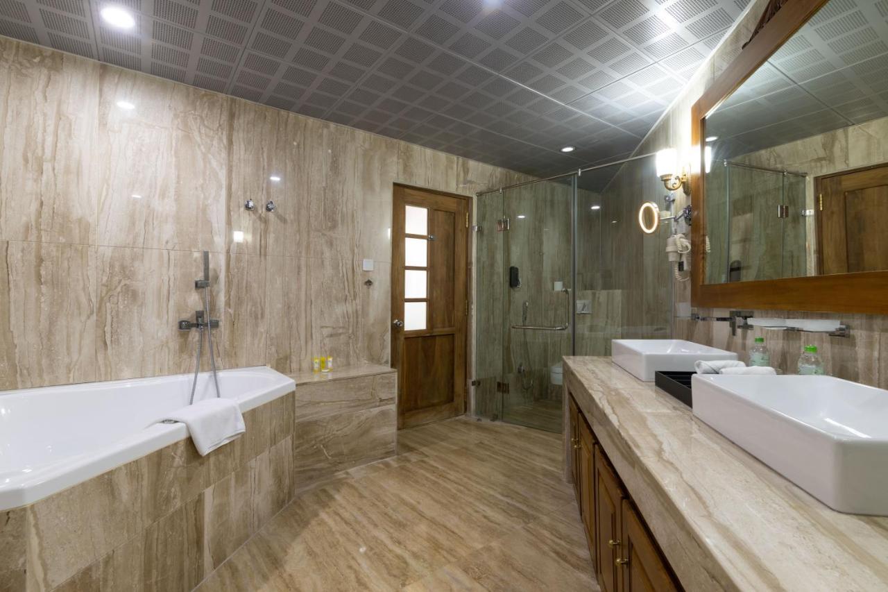 Royal Suite with Free Benefits