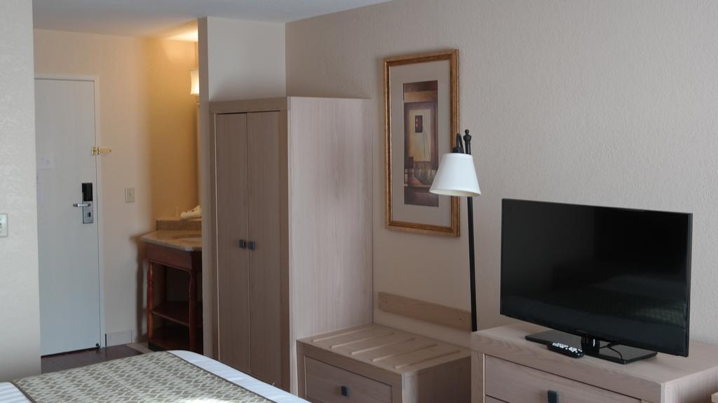 Studio Suite with Two Queen Beds - Non-Smoking