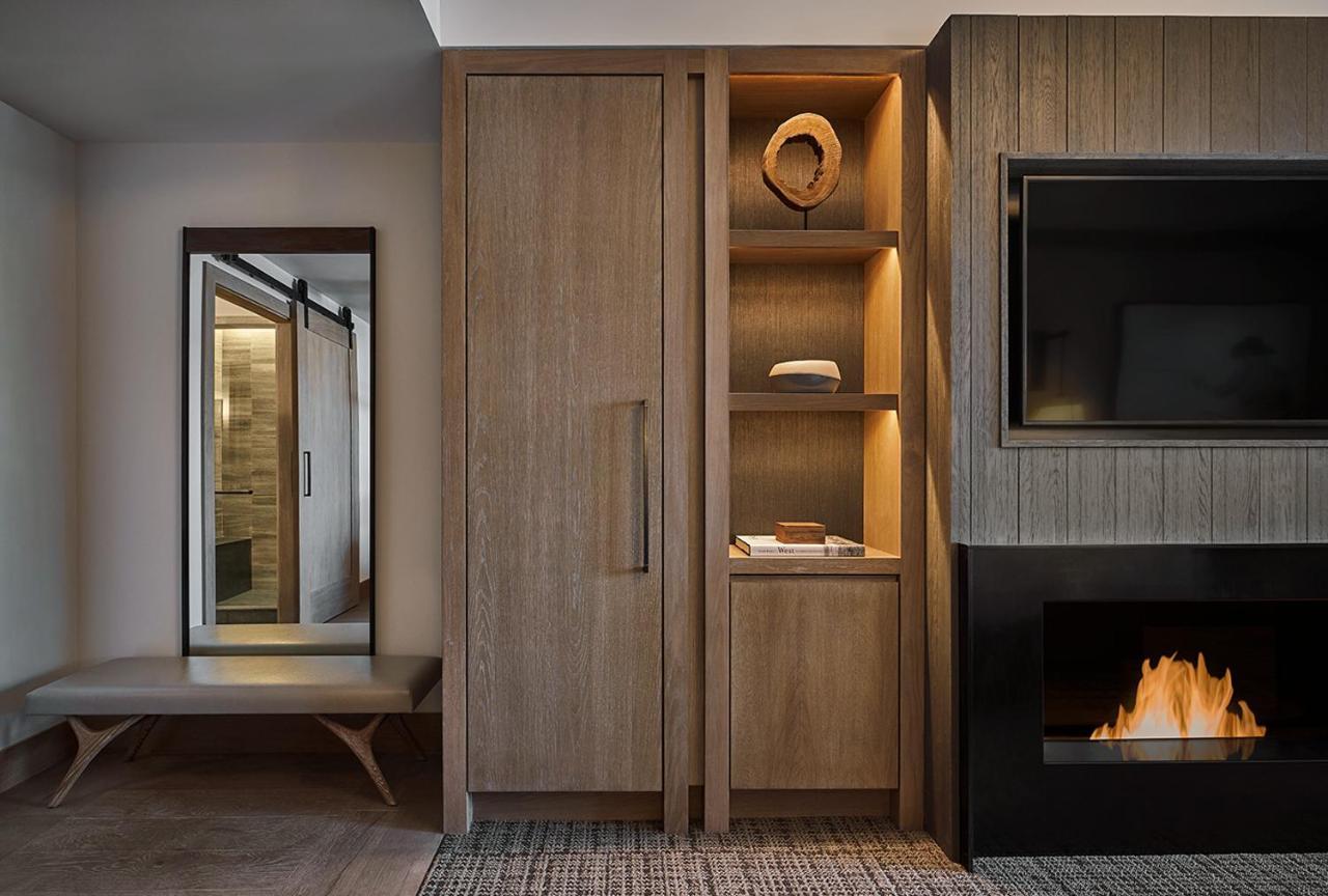 Deluxe Vista King Accessible Room,1145286763:JPEG