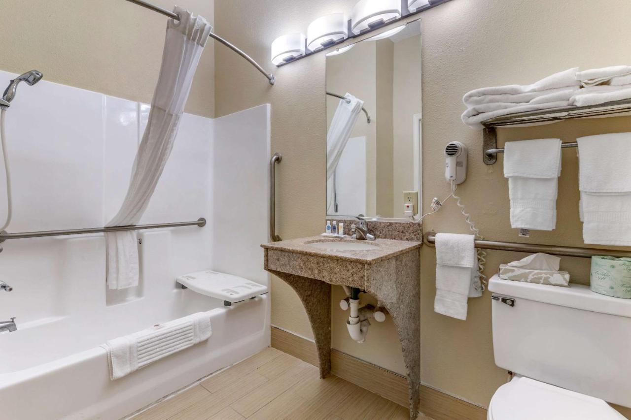 King Room - Accessible/Non-Smoking
