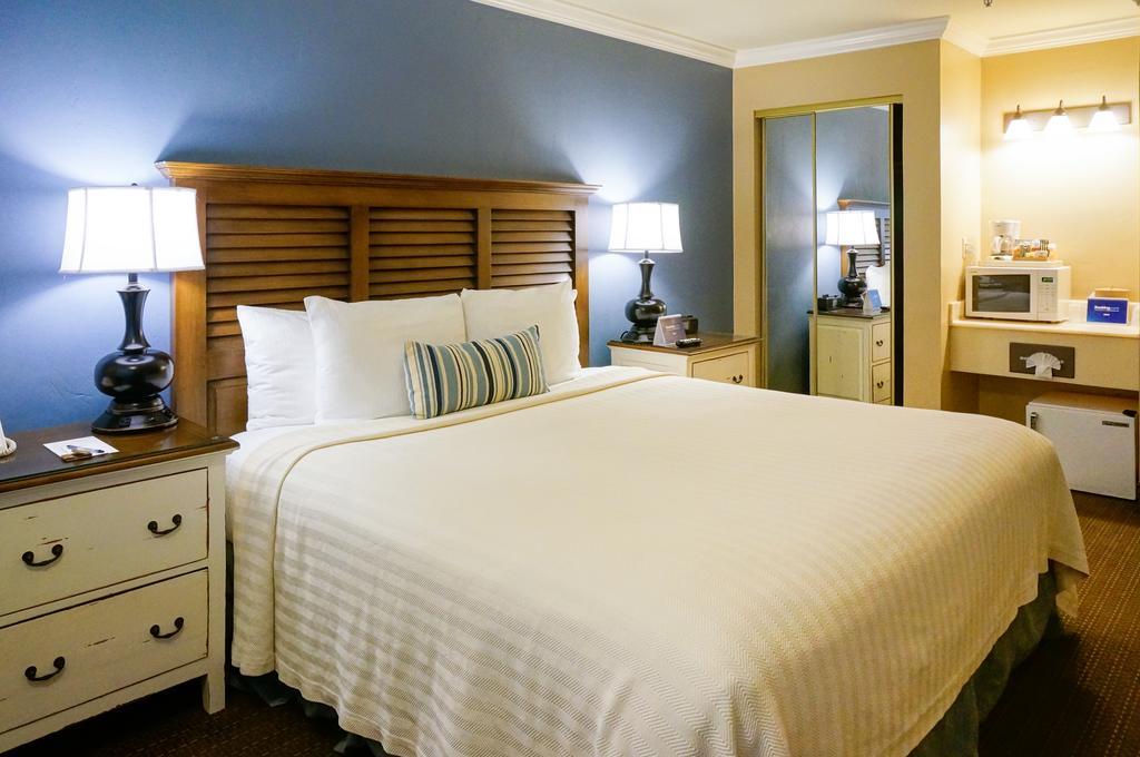 Deluxe King Room,1558039312:JPEG