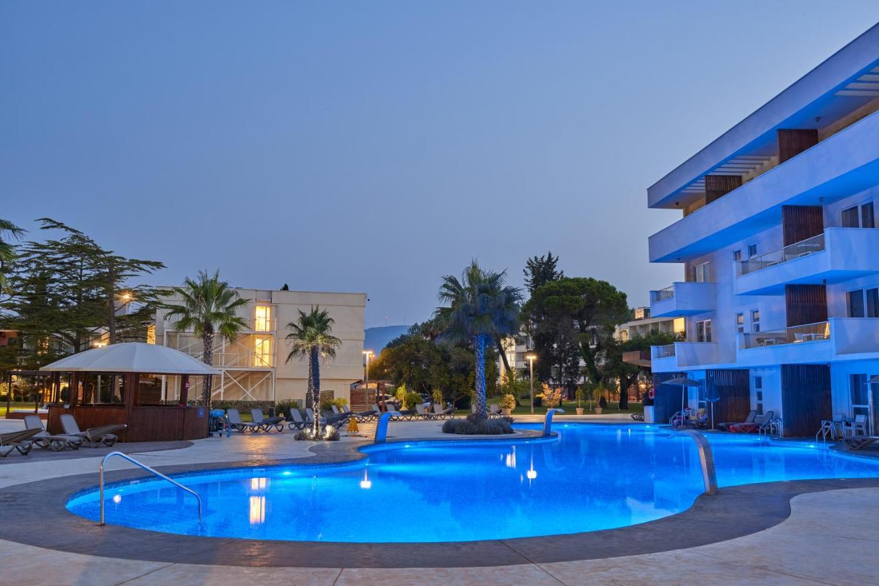 Premium Two Bedroom Swim Up Suite