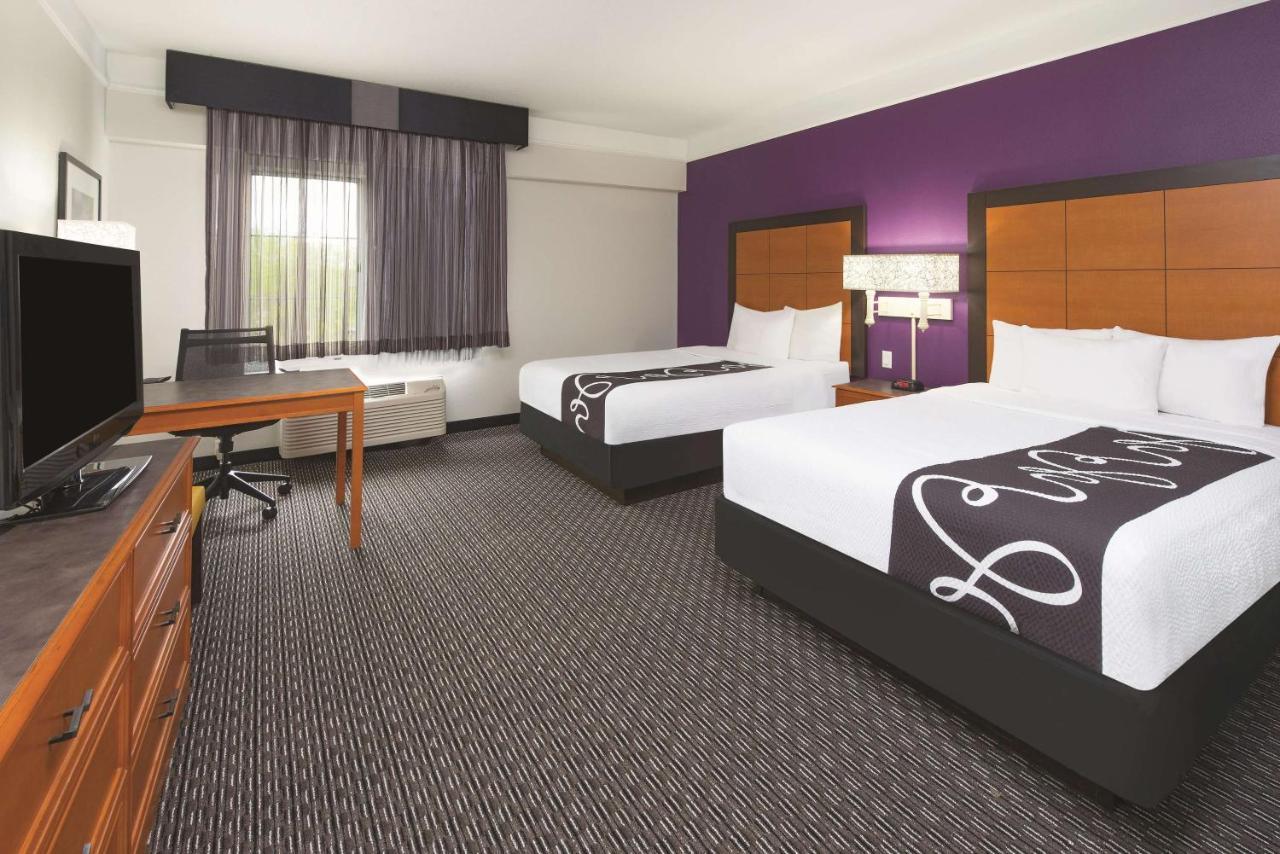 Double Room with Two Double Beds - Non-Smoking