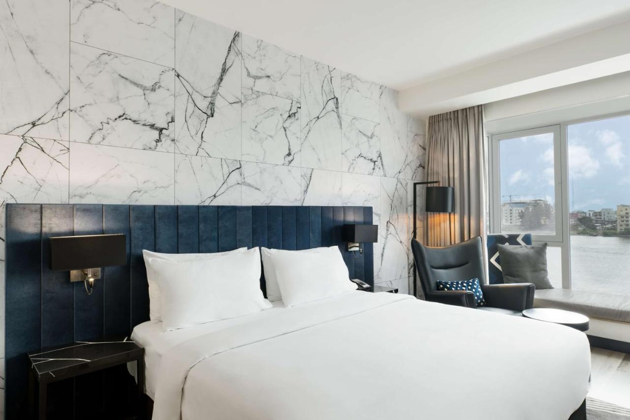 Suite with Lagoon View and Lounge Access