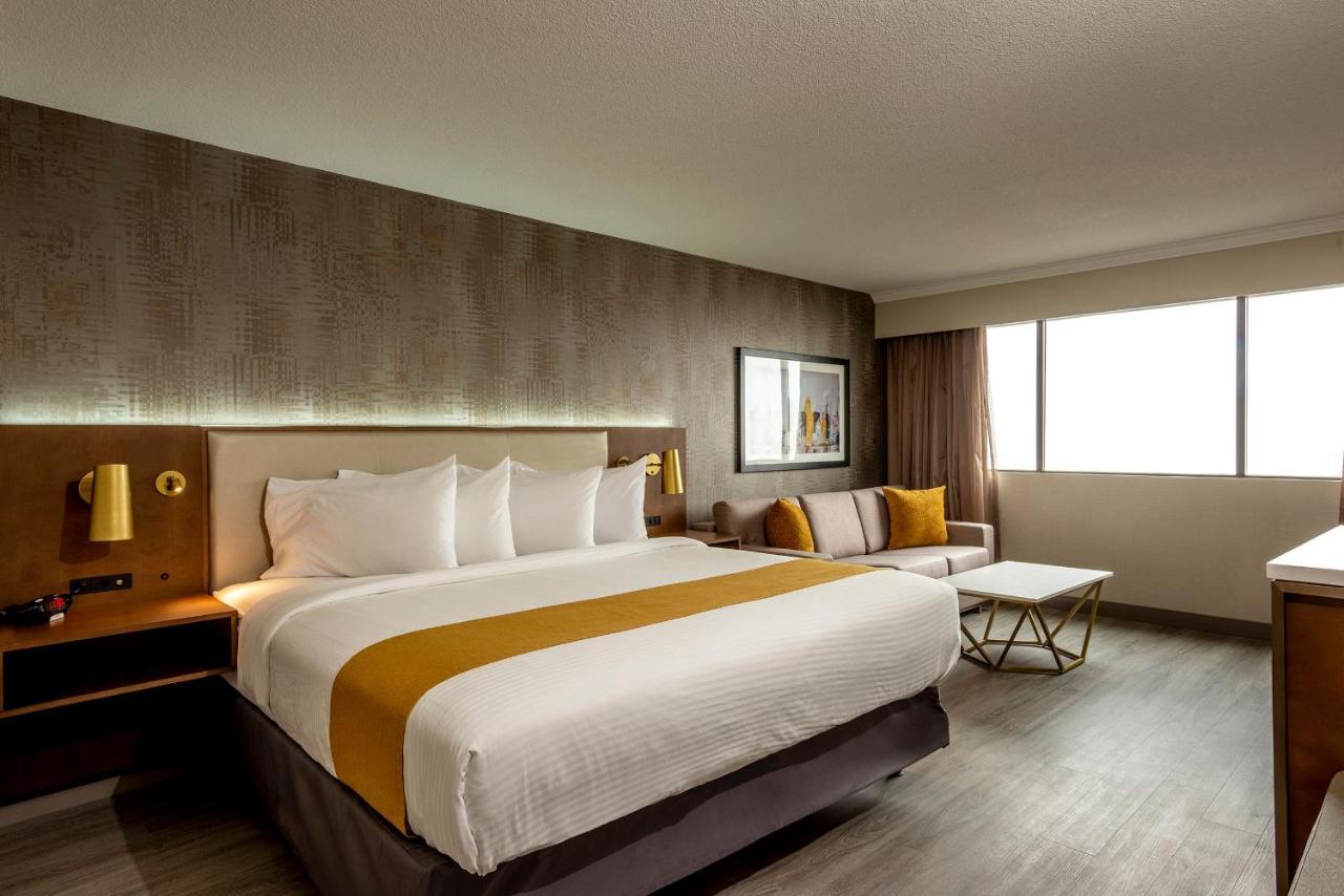 Silver Room King Bed