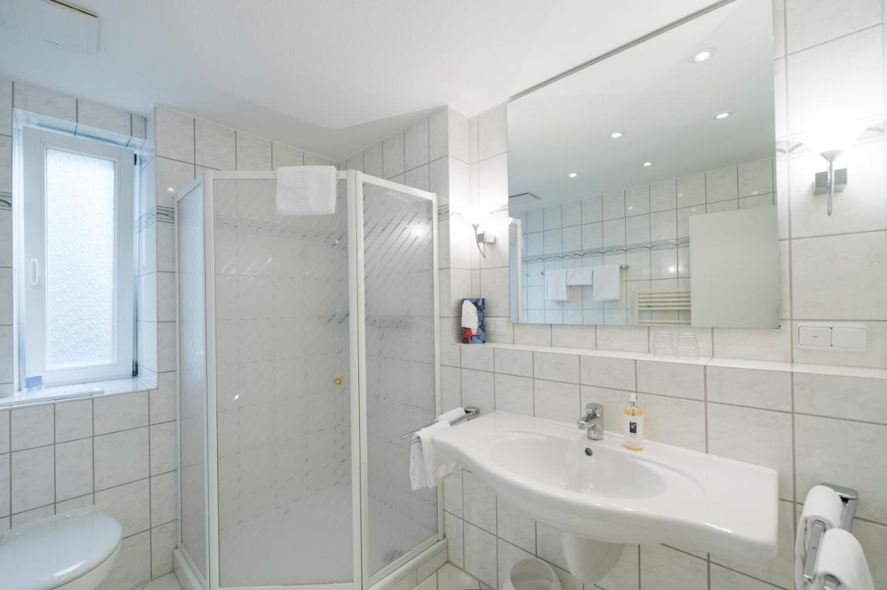 Queen Room with Two Queen Beds and Tub - Accessible,1604100207:JPEG