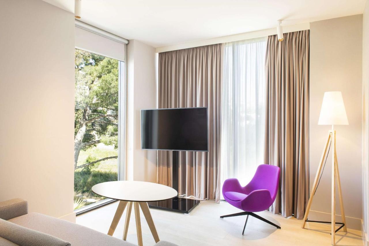 Junior Suite with Sea View and Balcony