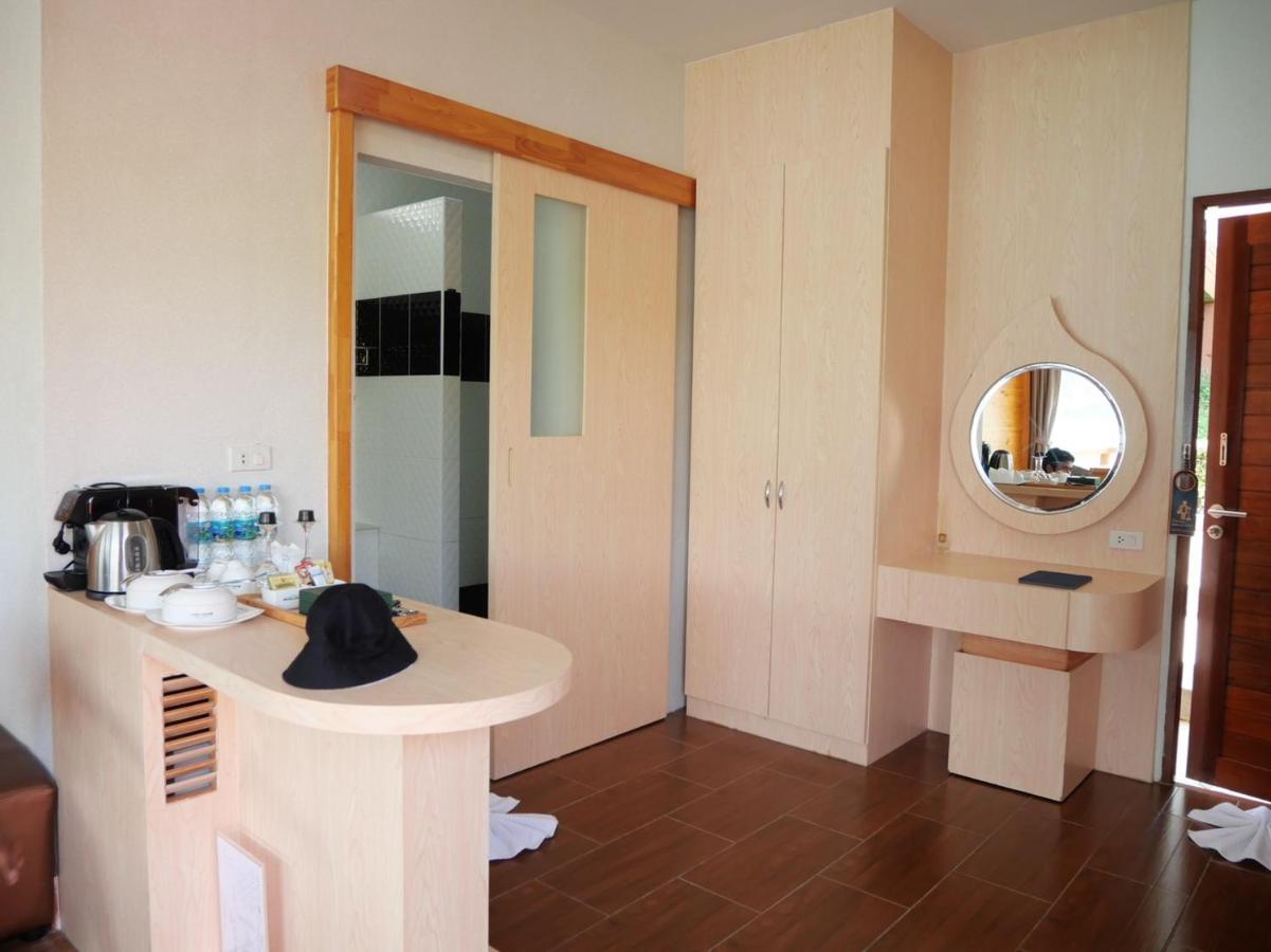 Deluxe Double Room with Balcony and Sea View