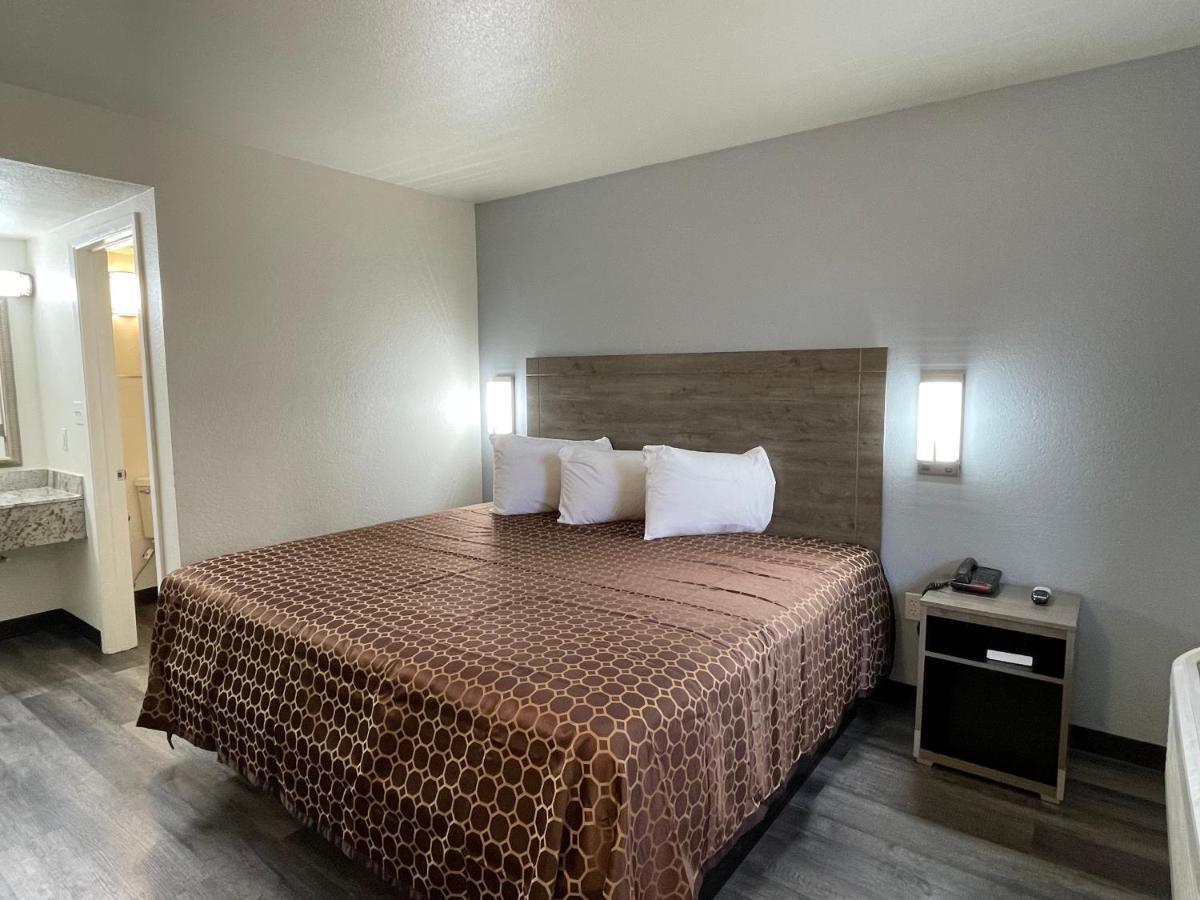 Standard King Room