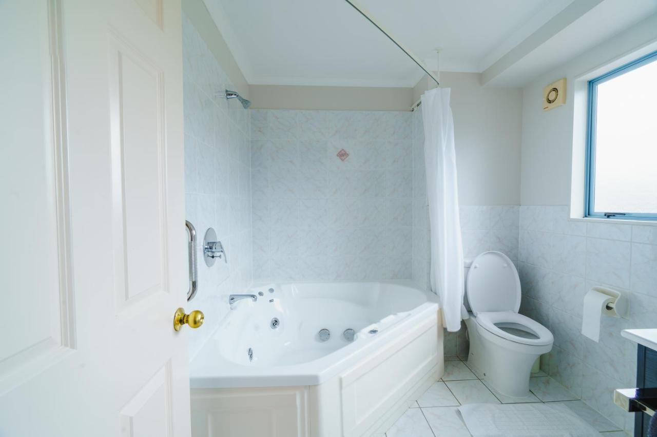 Studio- most with Spa Bath - Upper Level