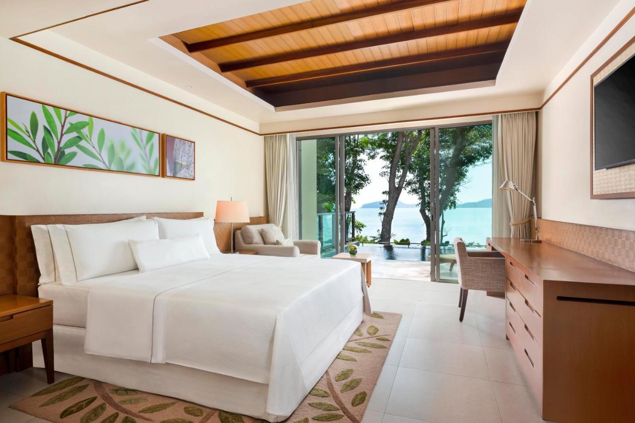 Oceanfront View, 3 Bedroom Villa