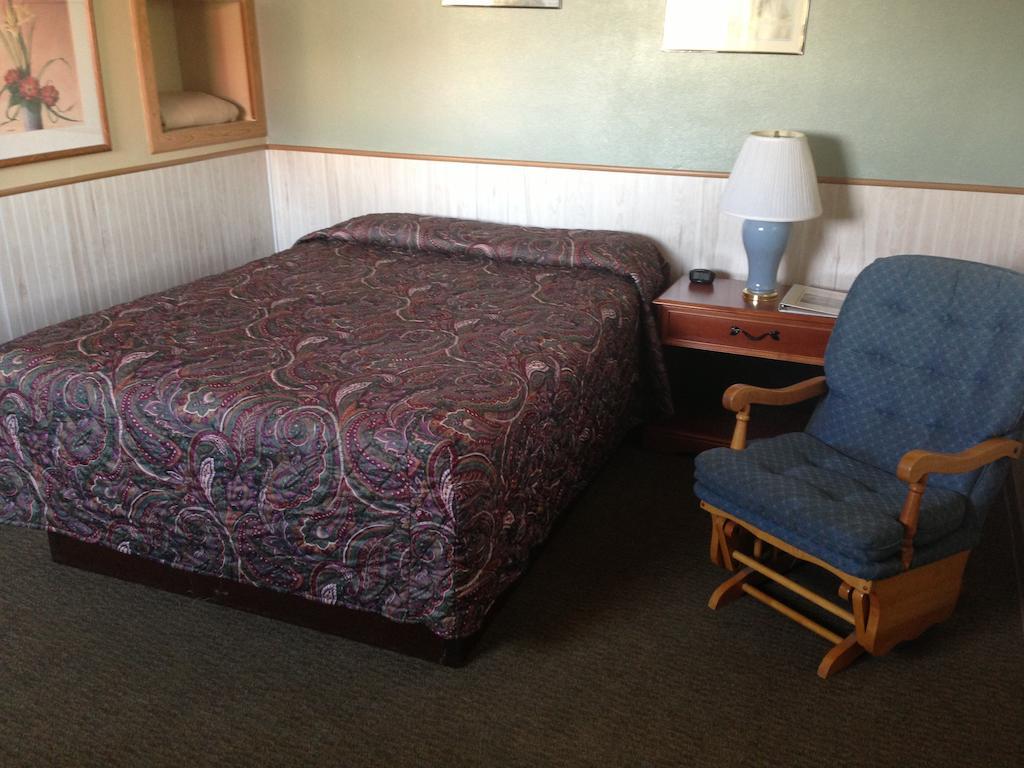 Queen Room
