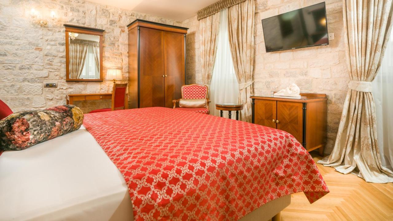 Deluxe Double Room with Old Town View