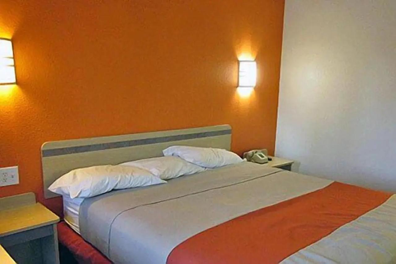 Double Room - Disability Access - Roll In Shower