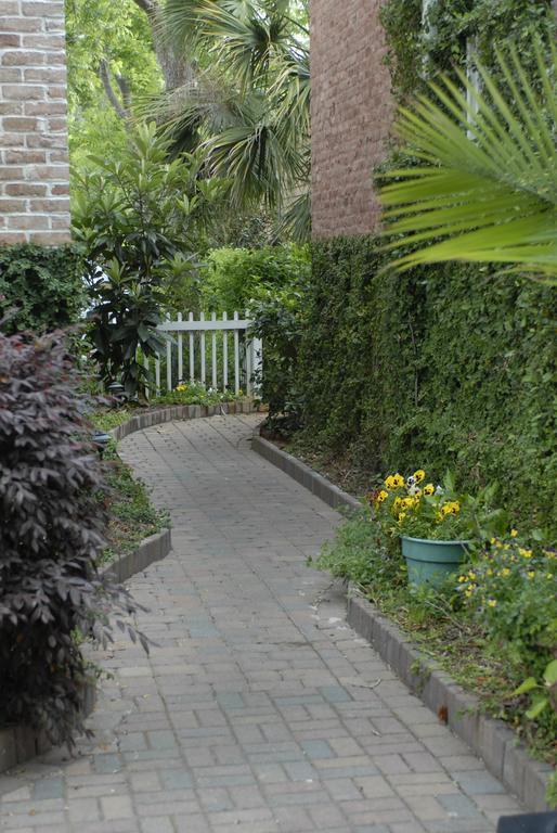 Courtyard Queen Studio