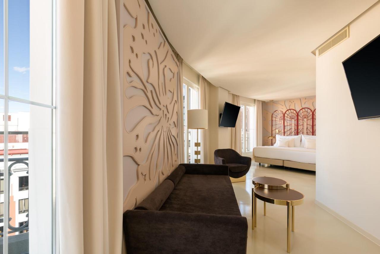 Suite with Gran Via view