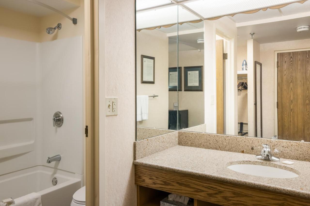 Standard Double Room,1414552625:JPEG