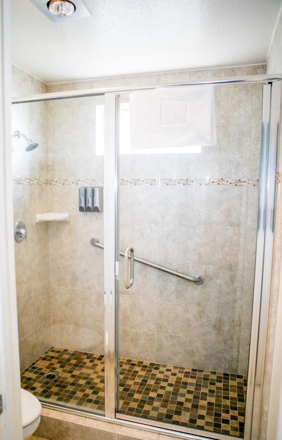 Deluxe King Room with Ocean View,1550970958:JPEG