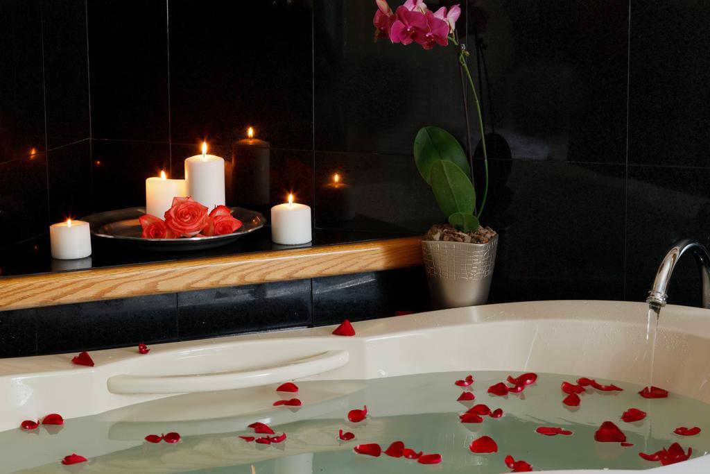 King Room with Spa Bath