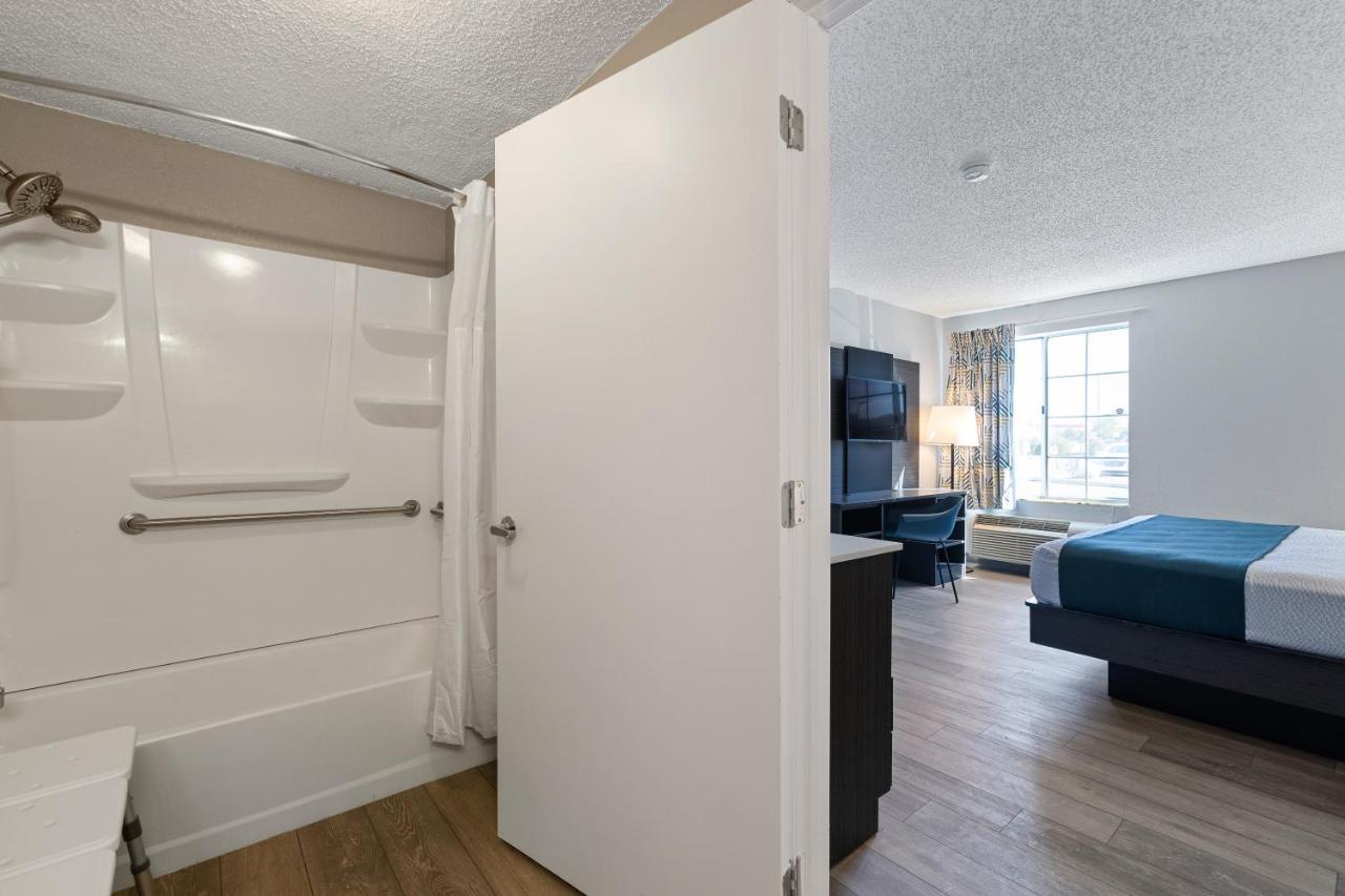 King Room - Disability Access - Non-Smoking