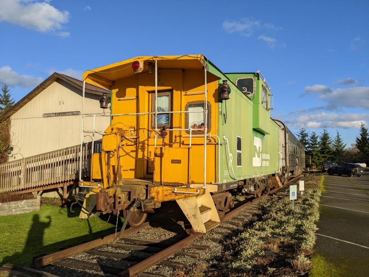 "Steampunk Train" - Queen Studio Private Caboose