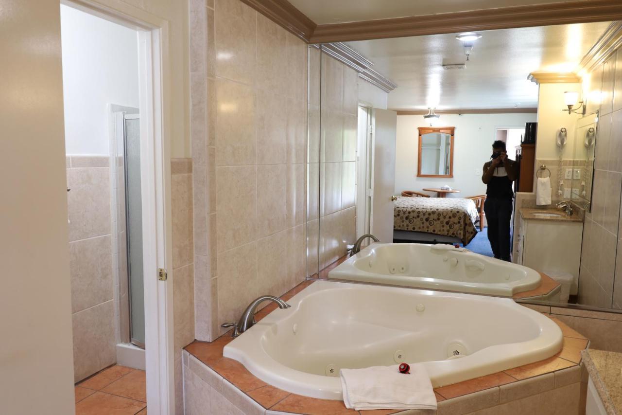 King Room with Spa Bath,1179482146:JPEG