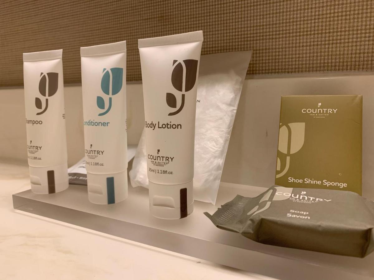 Premium One-Bedroom King Suite - Pet Friendly/Non-Smoking