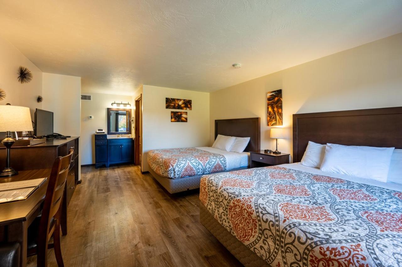 Queen Room with Two Queen Beds