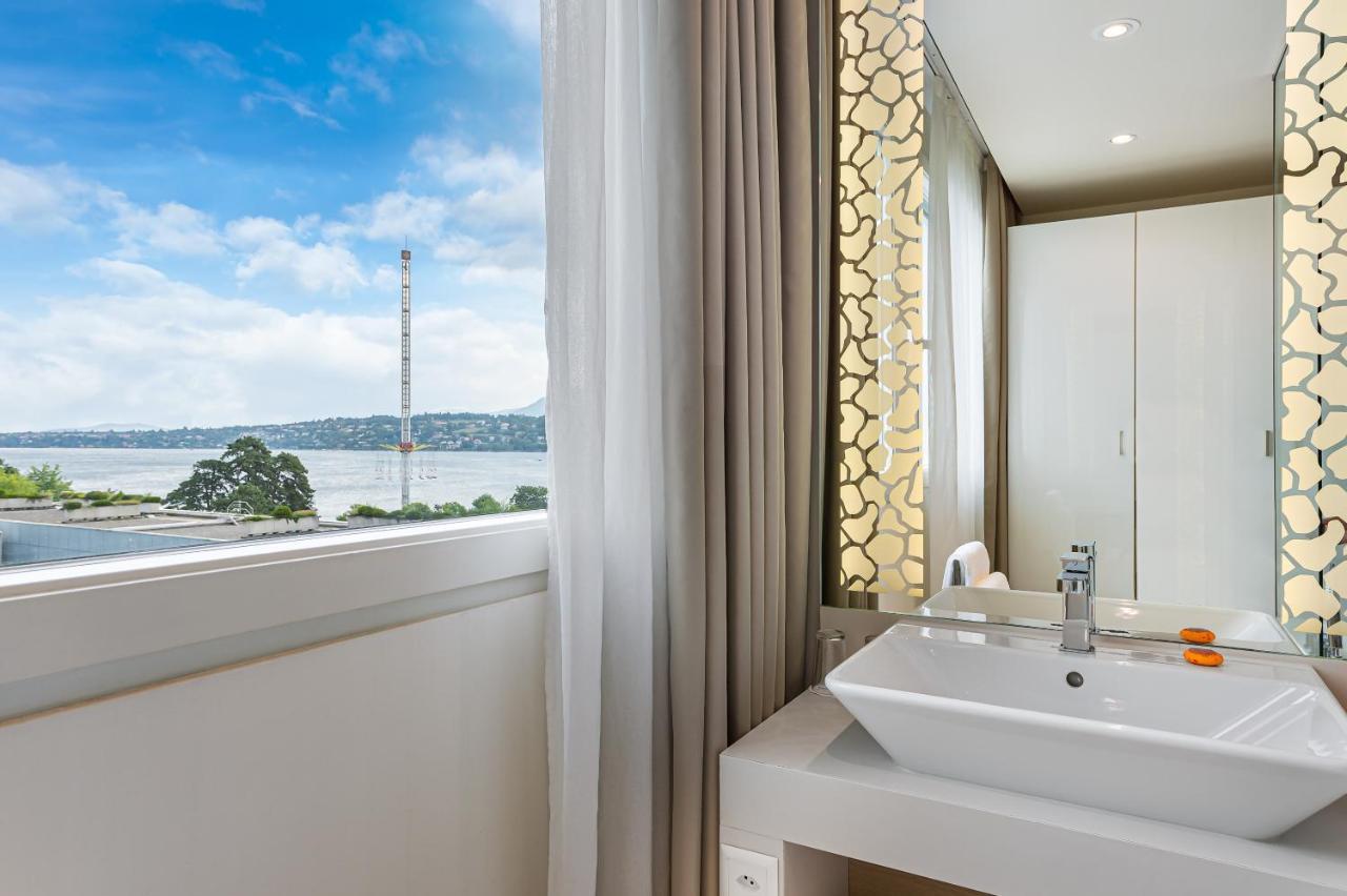 Deluxe Lake View Room