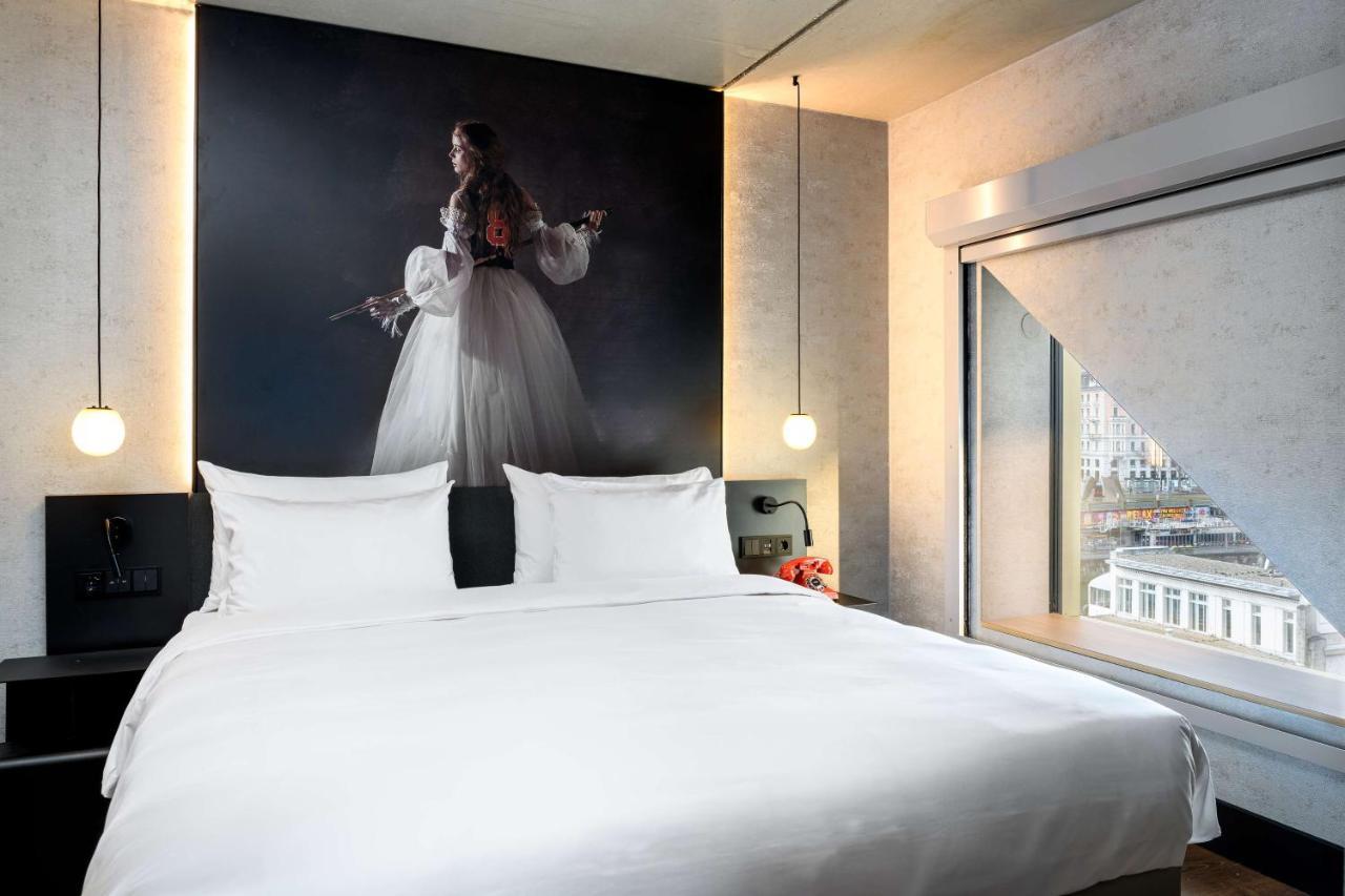 Standard Room - Street view