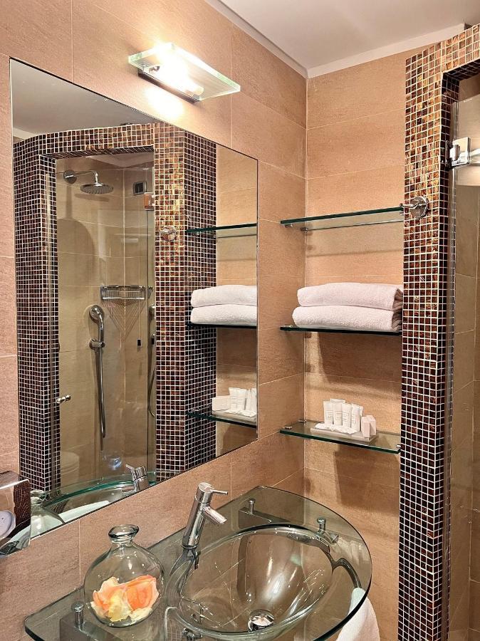 Comfort Queen Room