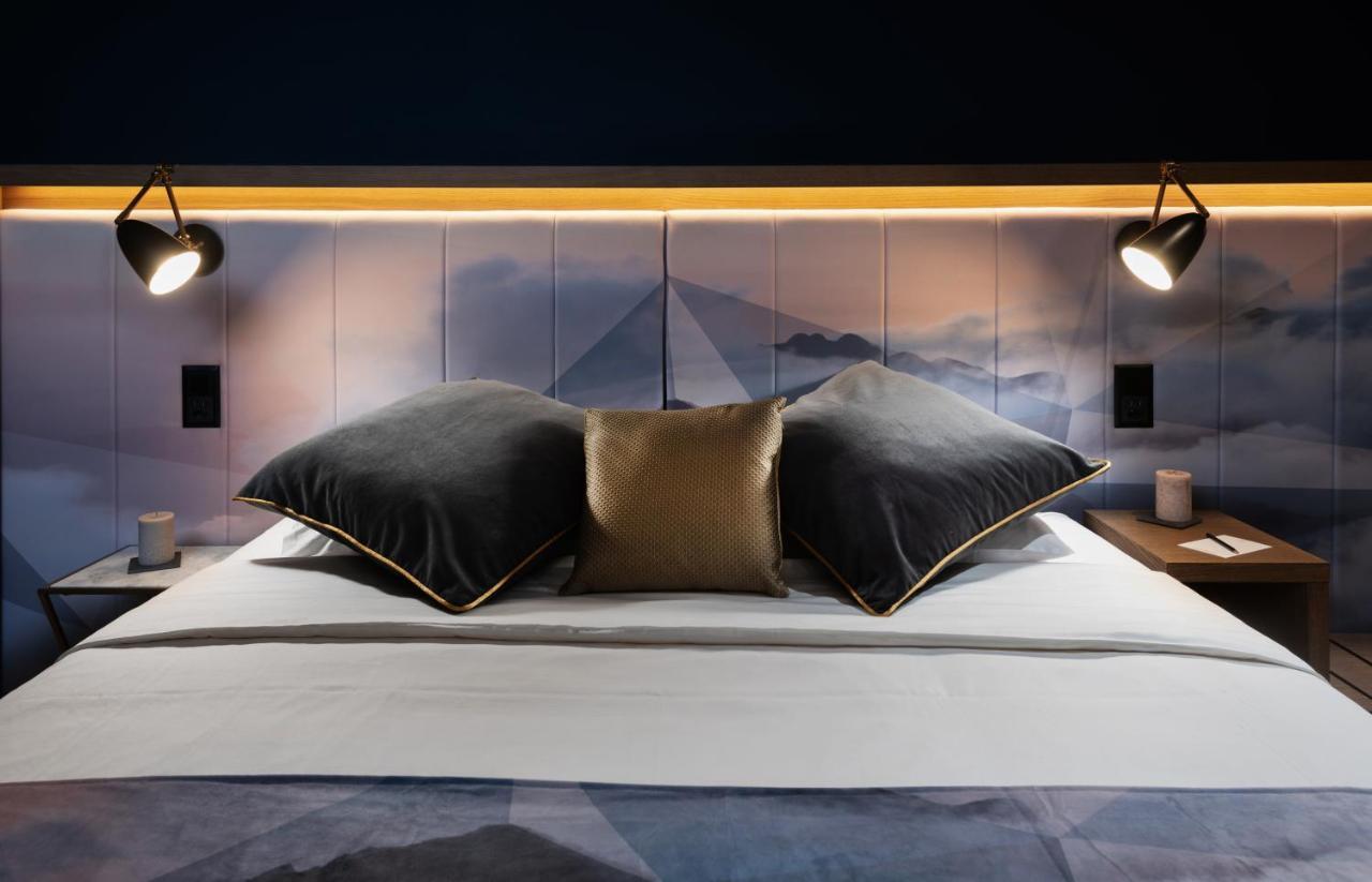 Signature Room