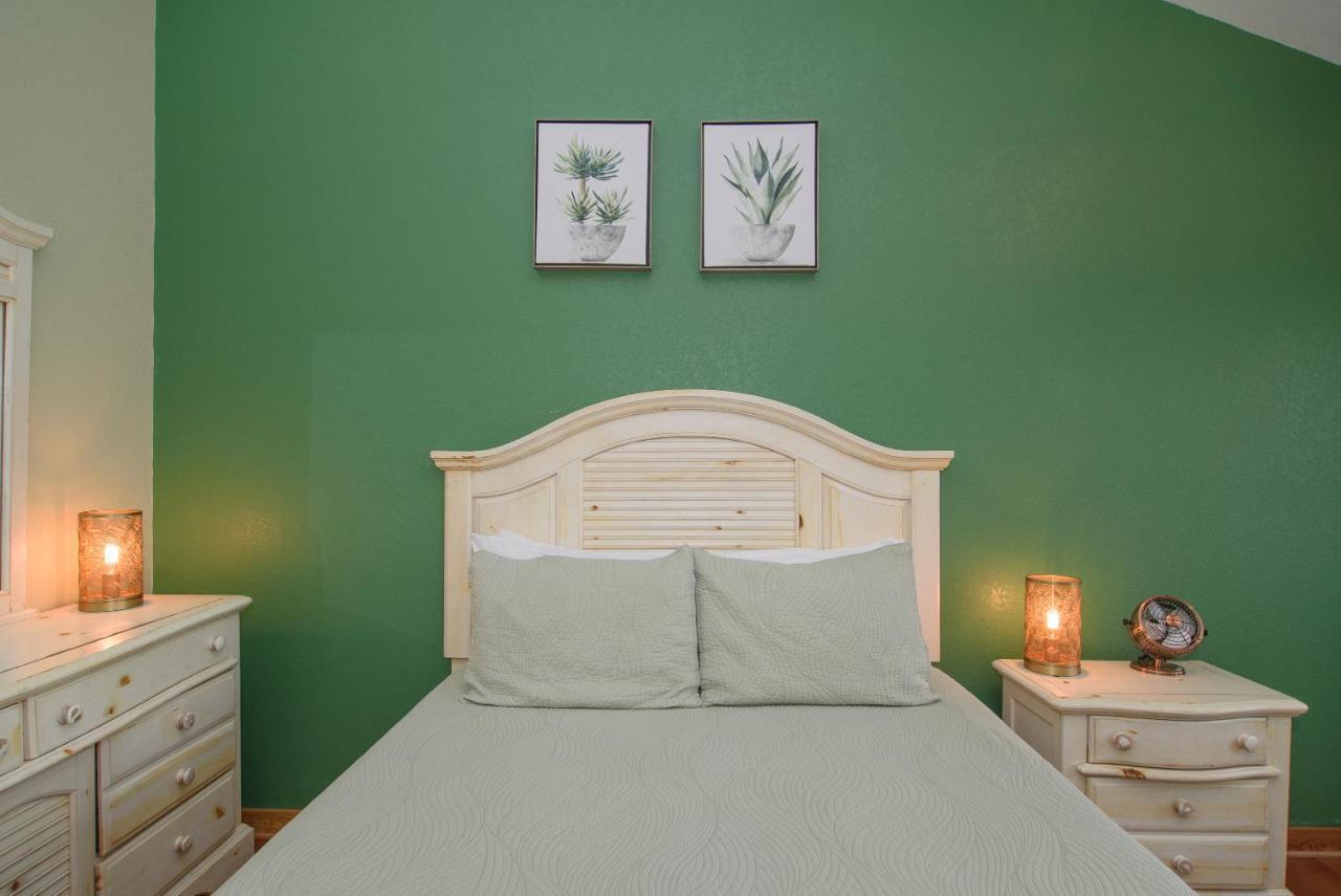 Queen Room with Sea View